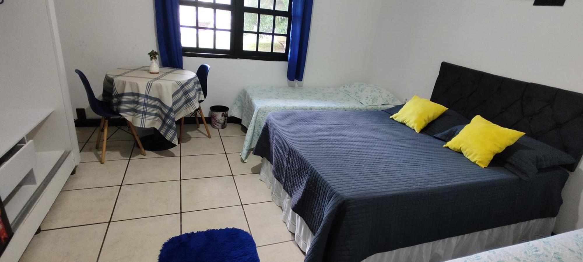 Quarto A 200m Da Praia Do Campeche Com Piscina Habitación en casa particular Florianópolis